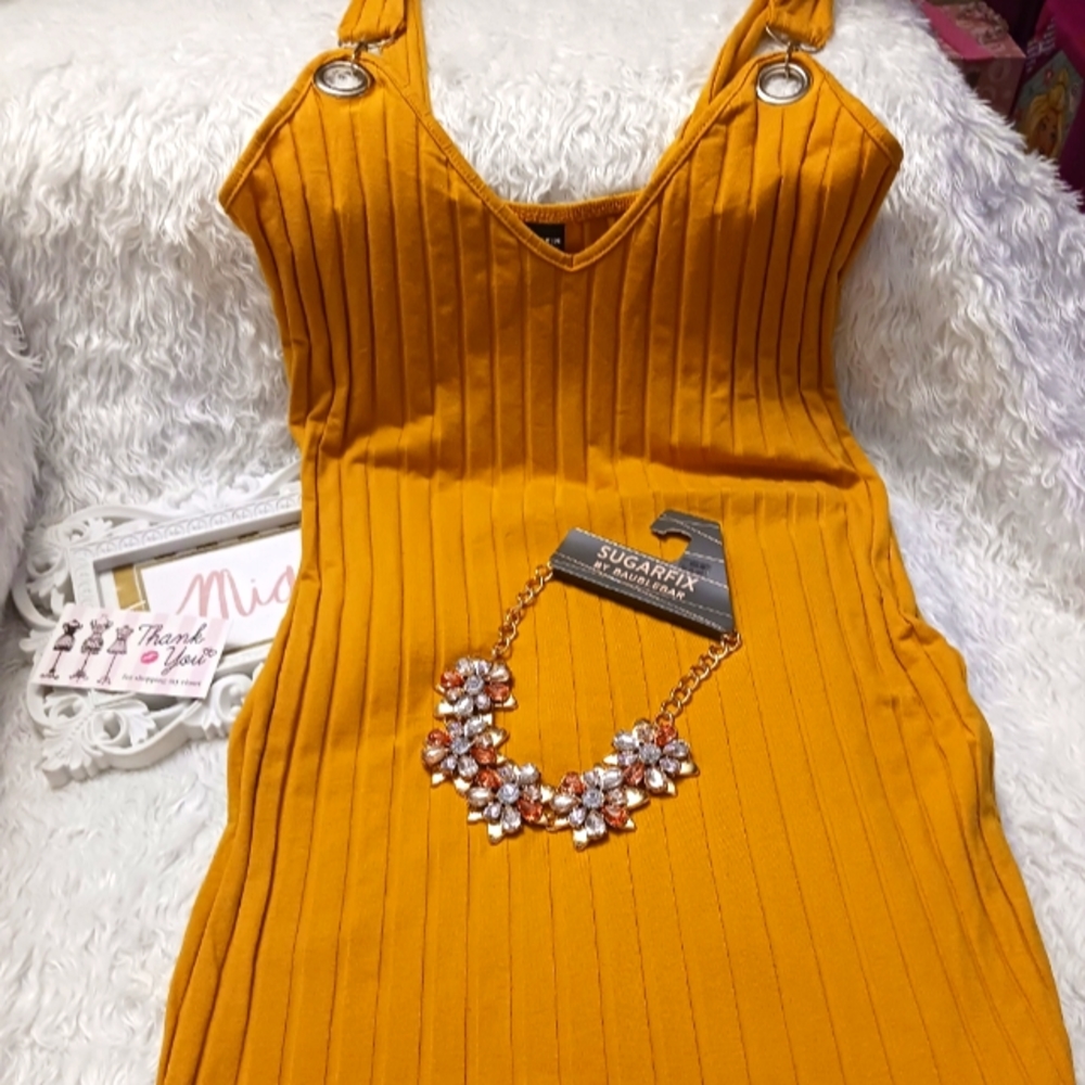 NEW MIDI FITTED DRESS - Picture 1 of 4